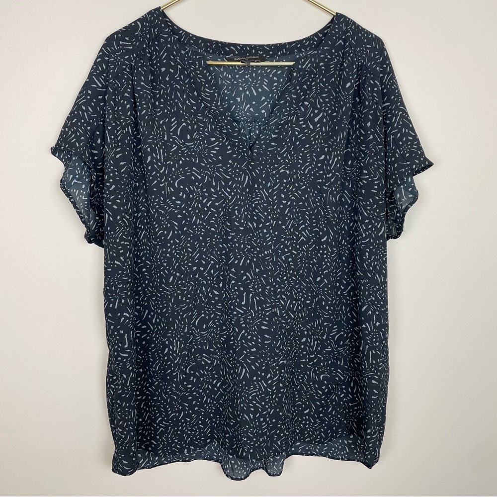 ⭐️2/$20 Banana Republic Flowy Printed Business Casual Blouse Top